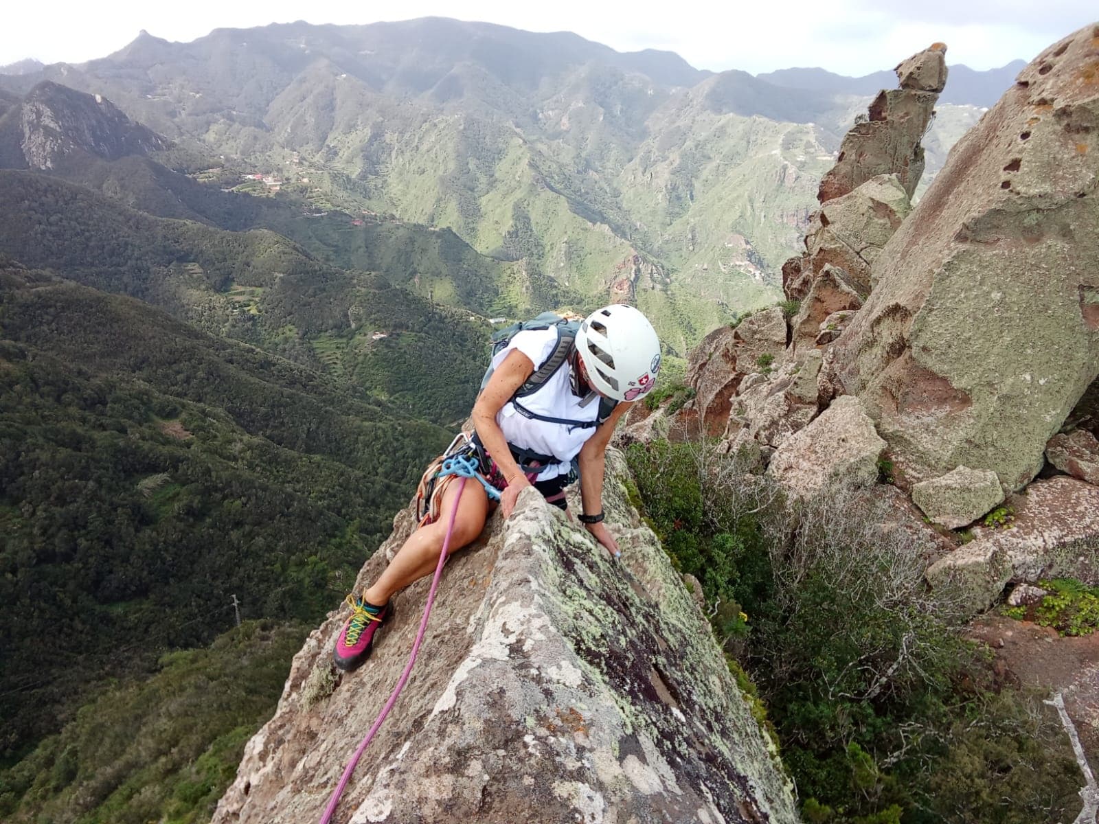 Combina escalada y senderismo